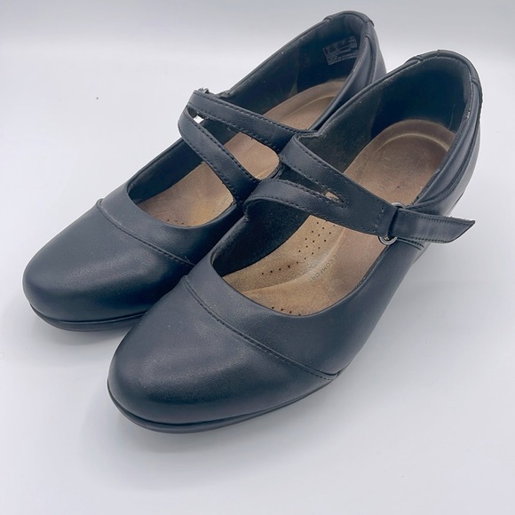 Clark’s Emily Clover Mary Jane Pumps - Picture 1 of 9